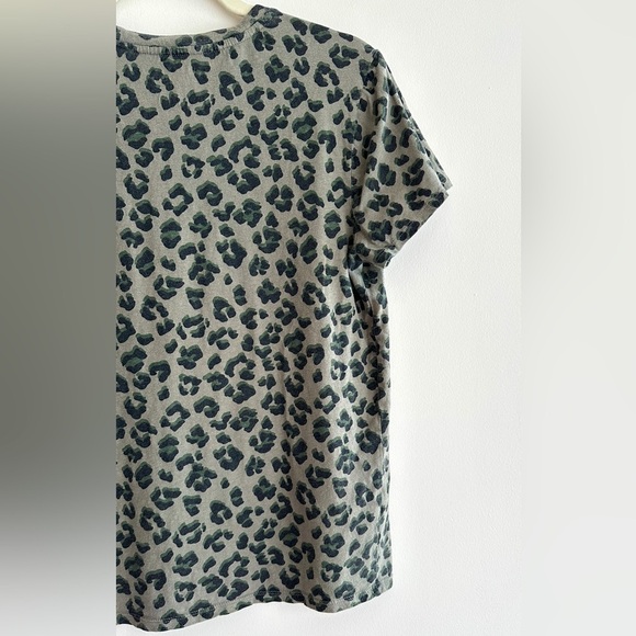 Lucky Brand Green Cheetah Print Short Sleeve T-Shirt, Size Medium - Picture 15 of 16